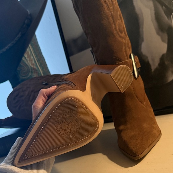 Vince Camuto Biancaa Brown Suede Western Boots - Picture 4 of 9